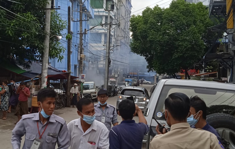 စစ်ကောင်စီက မီတာခများအတင်းအကျပ်ကောက်ခံနေစဉ်  လျှပ်စစ်ရုံးများ၌  ဗုံးပေါက်ကွဲ