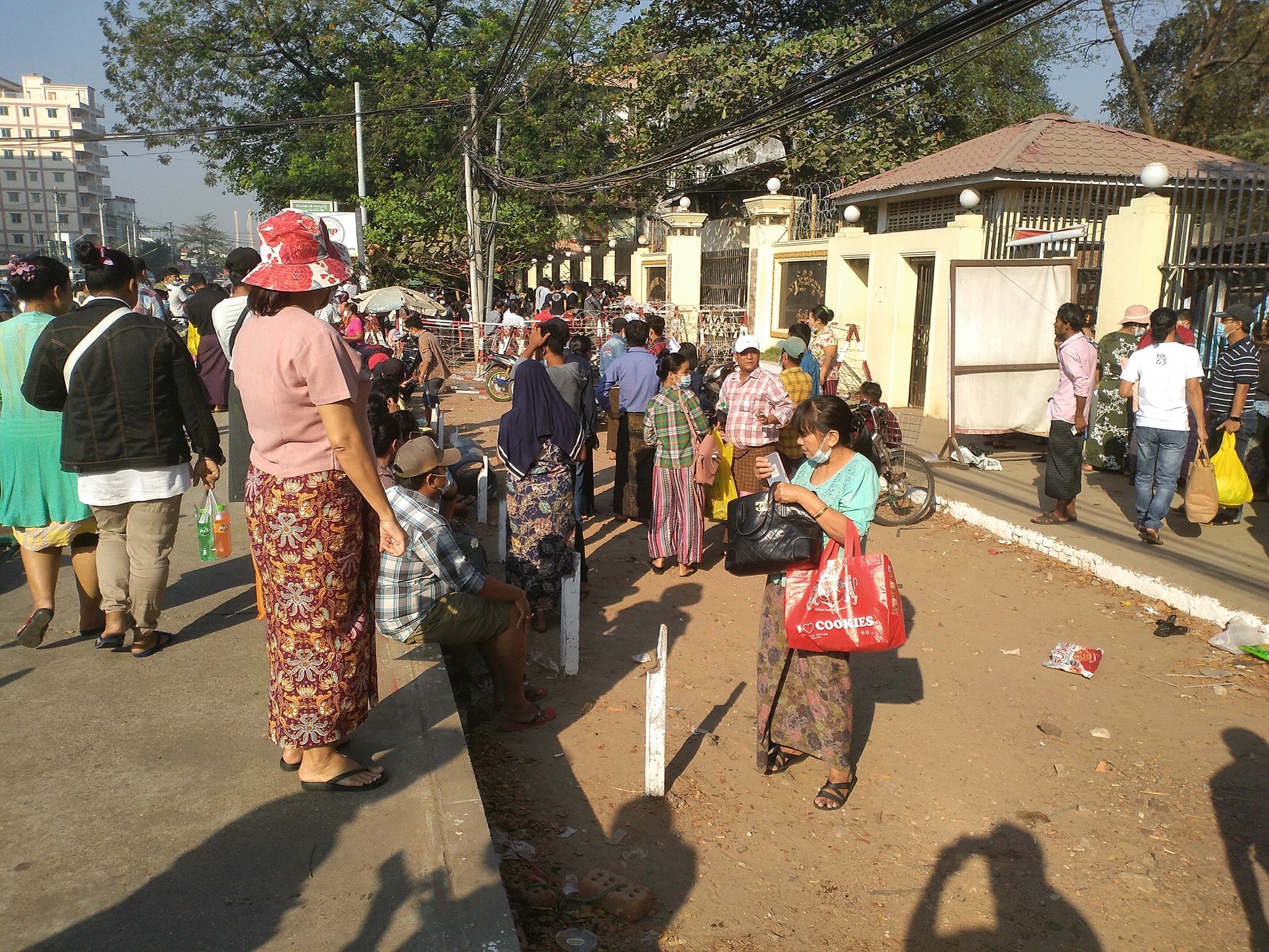အင်းစိန်ထောင်က အချုပ်သား ၁၀၀၀ ကျော်  ပြန်လွှတ်ပေးမည်