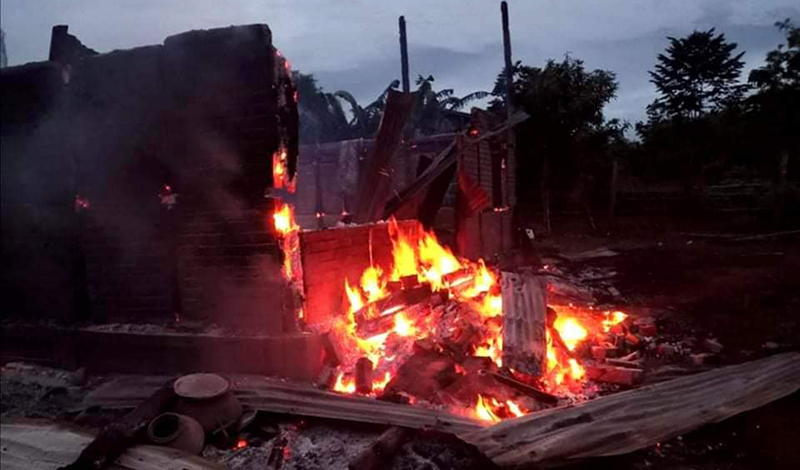 ကနီမြို့နယ်တွင် စစ်ကောင်စီတပ် ပစ်ခတ်မှုကြောင့် နေအိမ် ၄ လုံး မီးလောင်