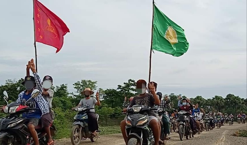 မြိုင်မြို့နယ်ကပြည်သူများ စစ်အာဏာရှင်ကို ဆန့်ကျင်ဆန္ဒပြ (ဓာတ်ပုံ)