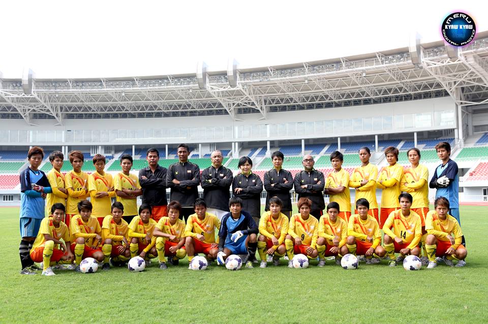 အမ်ဳိးသမီးေဘာလုံးအသင္း ေအာင္ျမင္ေရး ပရိသတ္အားေပးမႈလုိတယ္ – ဦးသန္းတုိးေအာင္