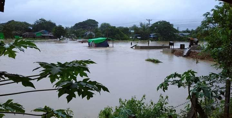 မိုးသည်းထန်စွာရွာသွန်းမှုကြောင့် တောင်ကုတ်မြို့ပေါ် ရေကြီးရေလျှံ