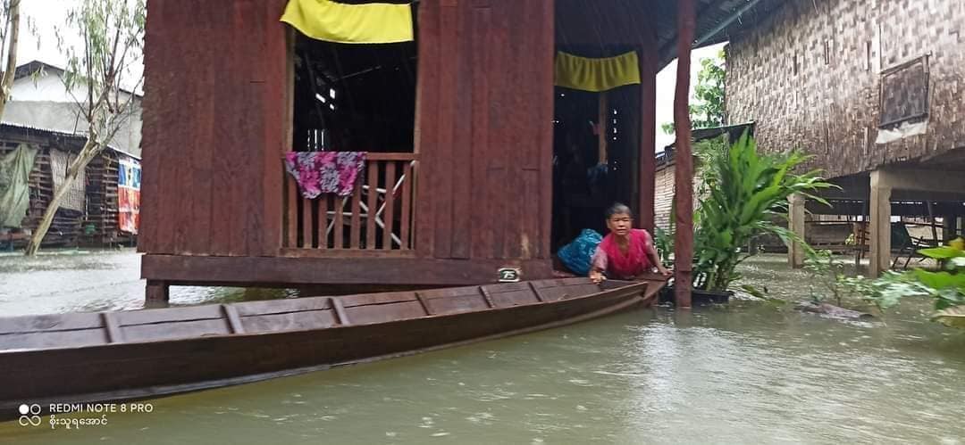 မွန်ပြည်နယ်၌ ရေကြီး၊ တောင်ပြိုမှုကြောင့် ၂ ဦးသေဆုံး၊ ဒေသခံ  ၁၀၀၀ ကျော် သဘာဝဘေးဒဏ် ခံစားနေရ