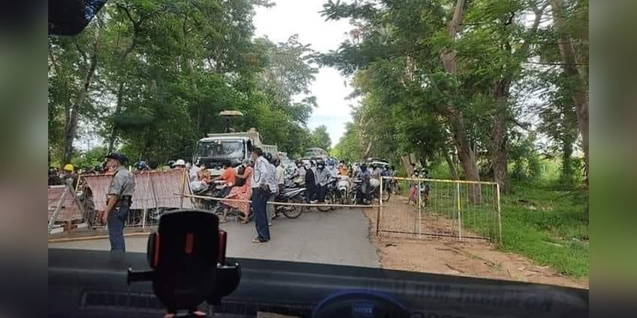 မကွေးမြို့ဝင်ဂိတ်များကို ပိတ်ထားသဖြင့် လူစုလူဝေးဖြစ်ပေါ်