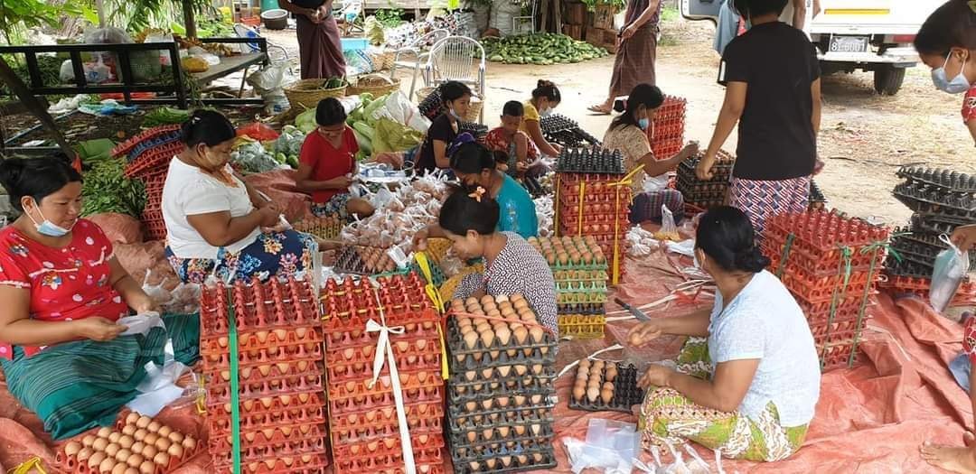ရေဦးမြို့ပေါ်က သက်ကြီးဘိုးဘွားများအတွက် ကြက်ဥအလုံး ၅၀၀၀ ကျော်လှူဒါန်း