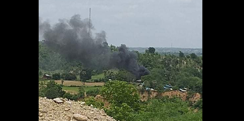 ပေါက်မြို့နယ် ဝန်ခြုံးကျေးရွာ နေအိမ်‌အချို့ကို စစ်ကောင်စီတပ်က မီးရှို့ဖျက်ဆီး