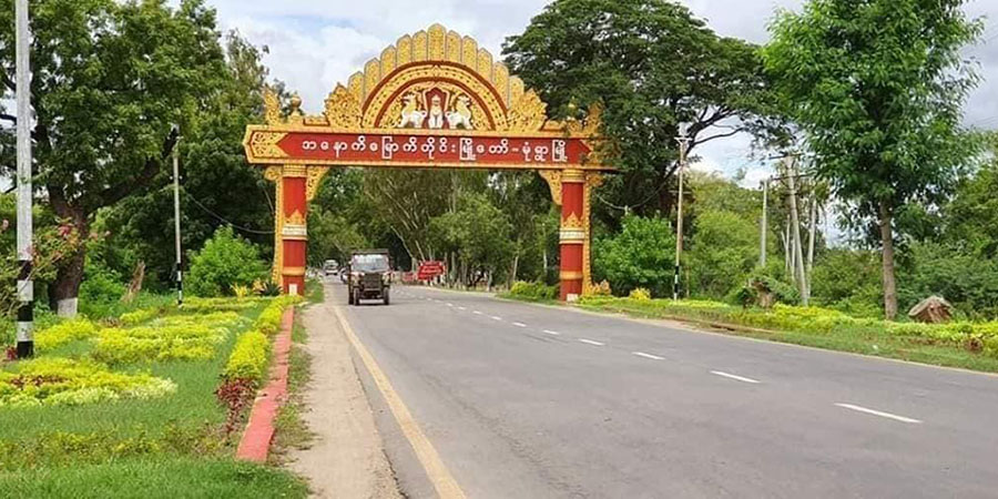 မုံရွာမြို့တွင် အင်္ကျီအနီရောင်ဝတ်ဆင်ထားသည့် အမျိုးသား ၄ ဦး ဖမ်းဆီးခံရ
