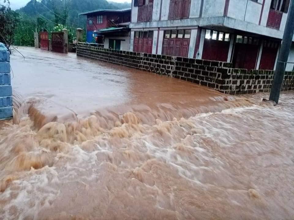 မိုးကုတ်မြို့တွင် ရေကြီးမြေပြိုမှုကြောင့် ၃ ဦး သေဆုံး