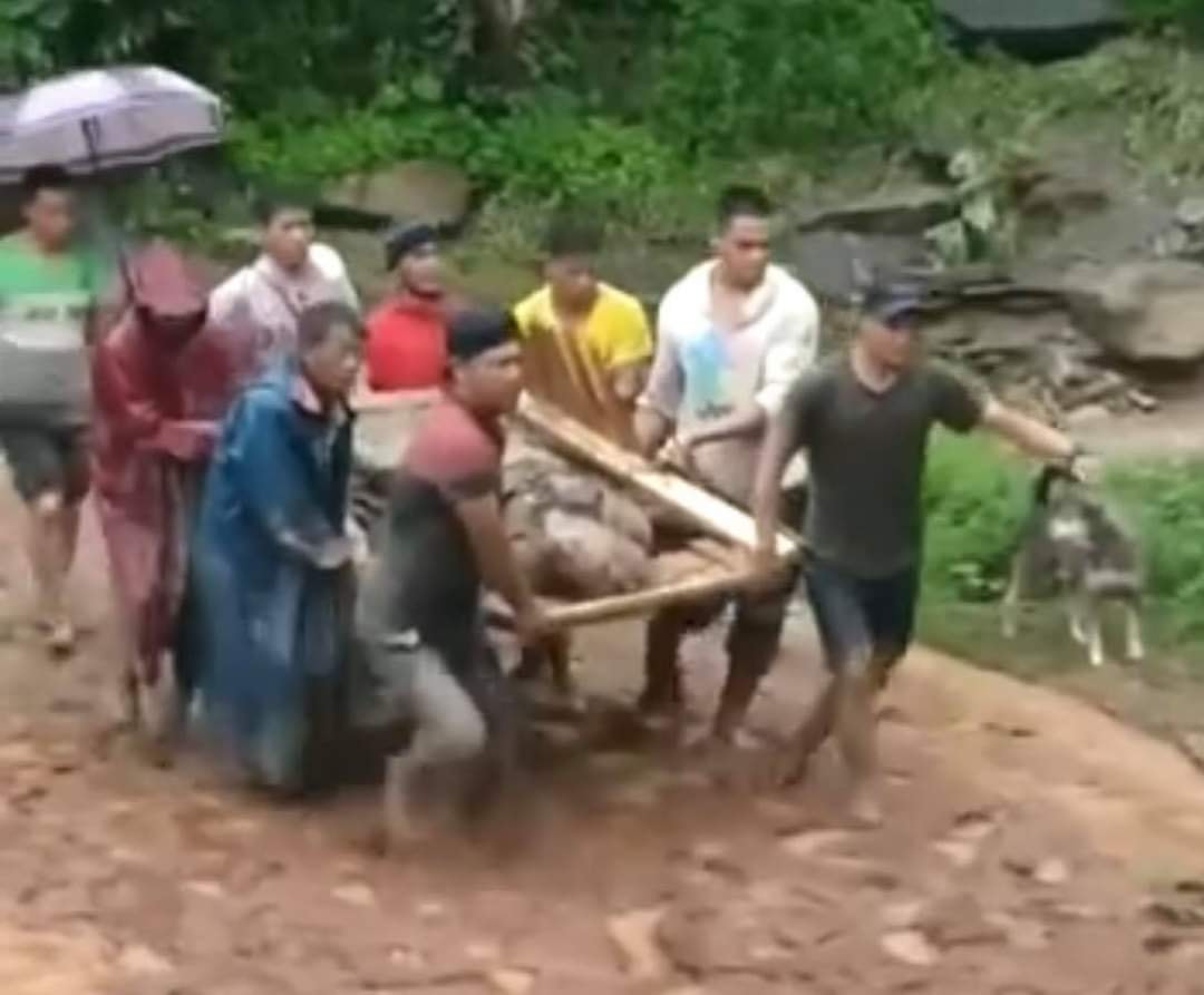 မဂါးရန် ကချင်စစ်ရှောင်စခန်းတွင် မြေပြိုမှုကြောင့် နေအိမ် ၅ လုံးပြိုကျ၊ ၁ ဦး သေဆုံး