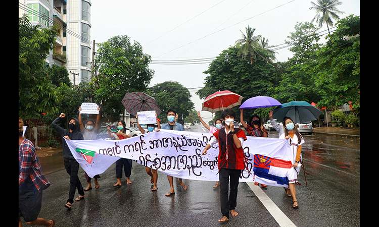 ကရင်အာဇာနည်နေ့တွင် ရန်ကုန်လူငယ်များ ချီတက်ဆန္ဒပြ