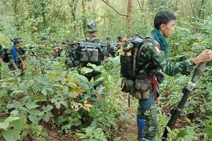 သီပေါမြို့နယ်၌ ရှမ်းလက်နက်ကိုင် ၂ ဖွဲ့ တိုက်ပွဲထပ်ဖြစ်၊ ဒေသခံ ၃၀၀ ကျော် တိမ်းရှောင်