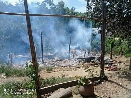 ပုလဲမြို့နယ် ပုံတောင်နတ်ထိပ်ရွာက နေအိမ်အချို့ကို စစ်ကောင်စီတပ် မီးရှို့