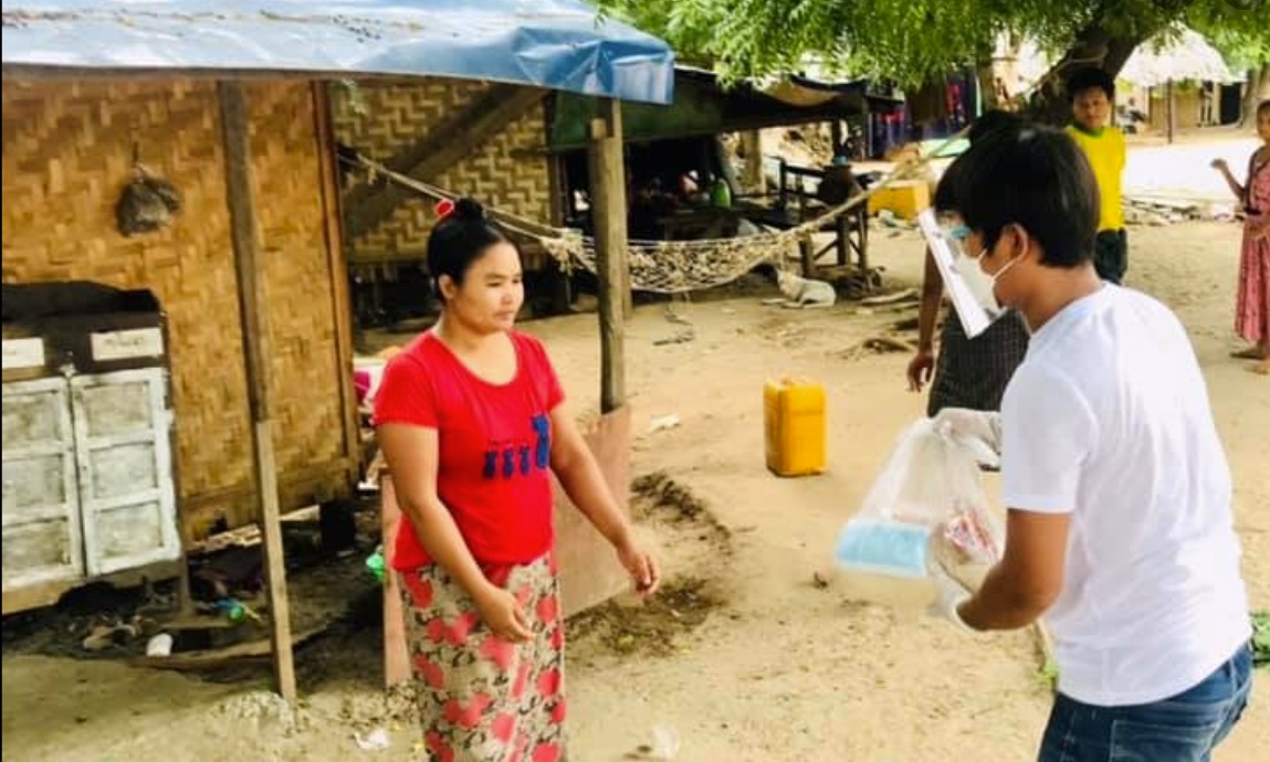မုံရွာမြို့တွင် မသန်စွမ်းလူငယ်များဦးဆောင်ပြီး  အခြေခံစားကုန်များလှူဒါန်း