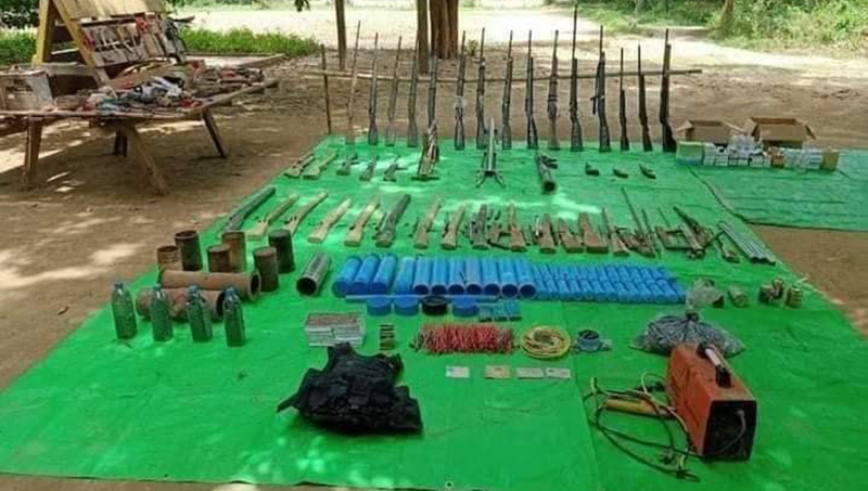 ရေစကြိုမြို့နယ် ရွှေလှံကျေးရွာတွင် လက်နက်နှင့်ဆက်စပ်ပစ္စည်းများ သိမ်းဆည်းခံရ