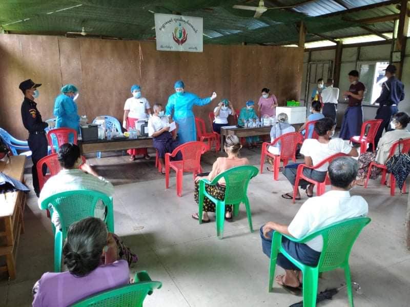 ရခိုင်စစ်ရှောင်စခန်းက အသက် ၆၅ နှစ်အထက်ရှိသူများကို ကိုဗစ်ကာကွယ်ဆေးထိုးပေးရန် စီစဥ်နေ