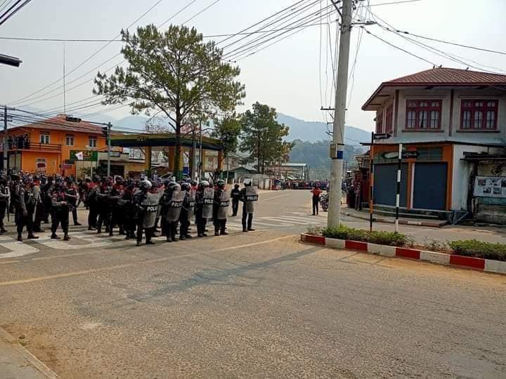 မိုးကုတ်တွင် စစ်တပ် ပစ်ခတ်မှုကြောင့် ပြည်သူ ၁ ဦး ကျည်ထိမှန်ဒဏ်ရာရ