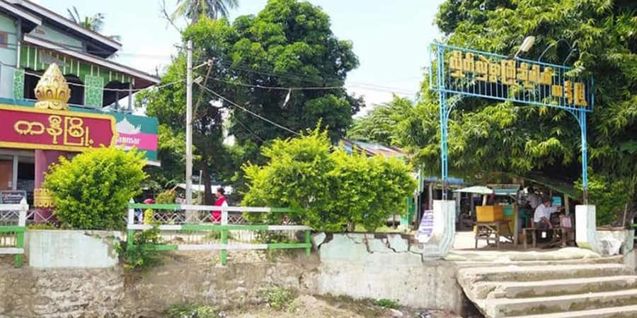 ကနီမြို့နယ် ချင်းတွင်းမြစ်‌ရေကင်းဂိတ်က စက်လှေများထံမှ ဆက်ကြေးကောက်