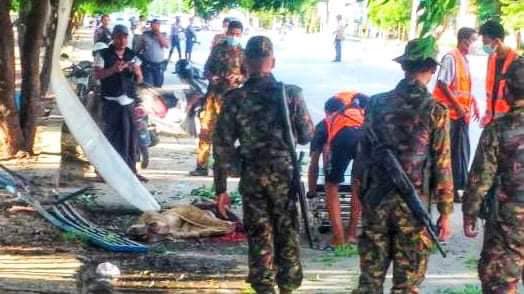 မနော်ရမ္မံ ကစားကွင်းအနီး ဗုံးပေါက်ကွဲ၊ စစ်ကောင်စီတပ်သား ၁ ဦး ပြင်းထန်ဒဏ်ရာရ