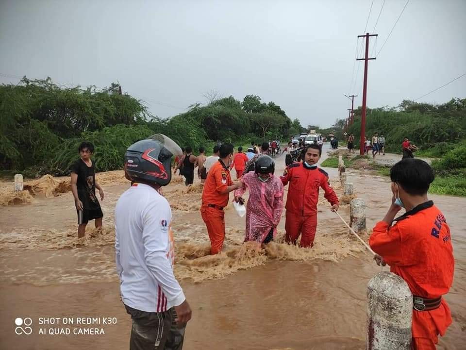 ပုဂံညောင်ဦး ဓမ္မရာဇိကဘုရားအနီး သူဌေးကန်ချောင်း ရေကျော်နေ