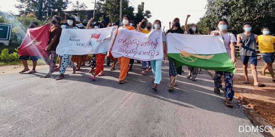 လောင်းလုံးမြို့နယ် သပိတ်စစ်ကြောင်း ပစ်ခတ်ဖြိုခွင်းခံရ