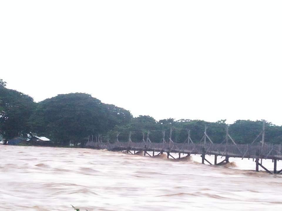 မိုးမိတ်မြို့က နမ့်မိတ်ချောင်းကြိုးတံတား မိုးများရေတိုးသဖြင့် မျောပါပျက်စီး