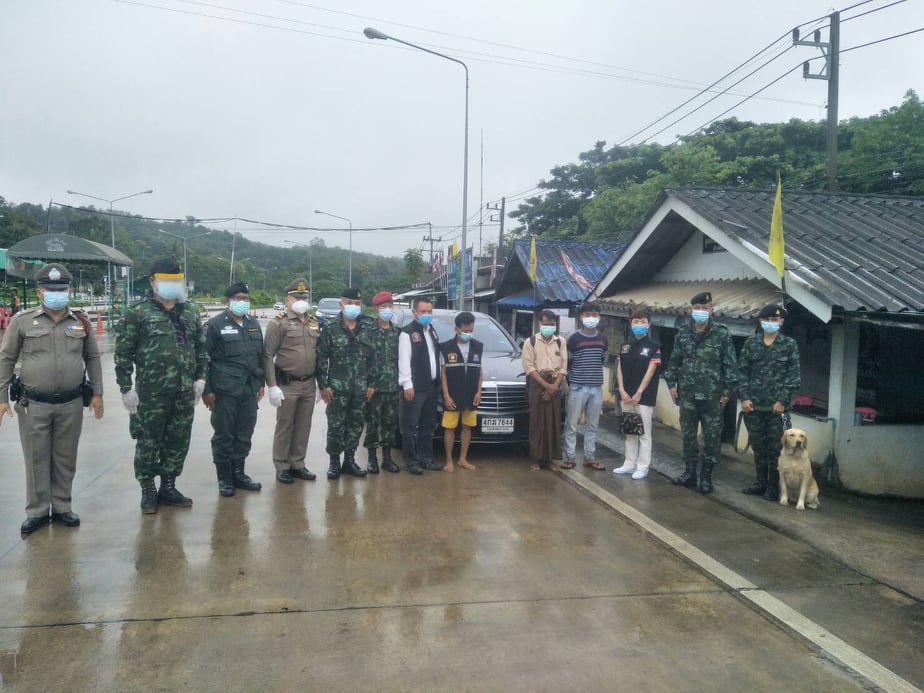 မာစီဒီးကားဖြင့် တရားမဝင်မြန်မာလုပ်သားများကို ဘန်ကောက်ပို့သည့် ထိုင်းဇနီးမောင်နှံ ဖမ်းဆီးခံရ