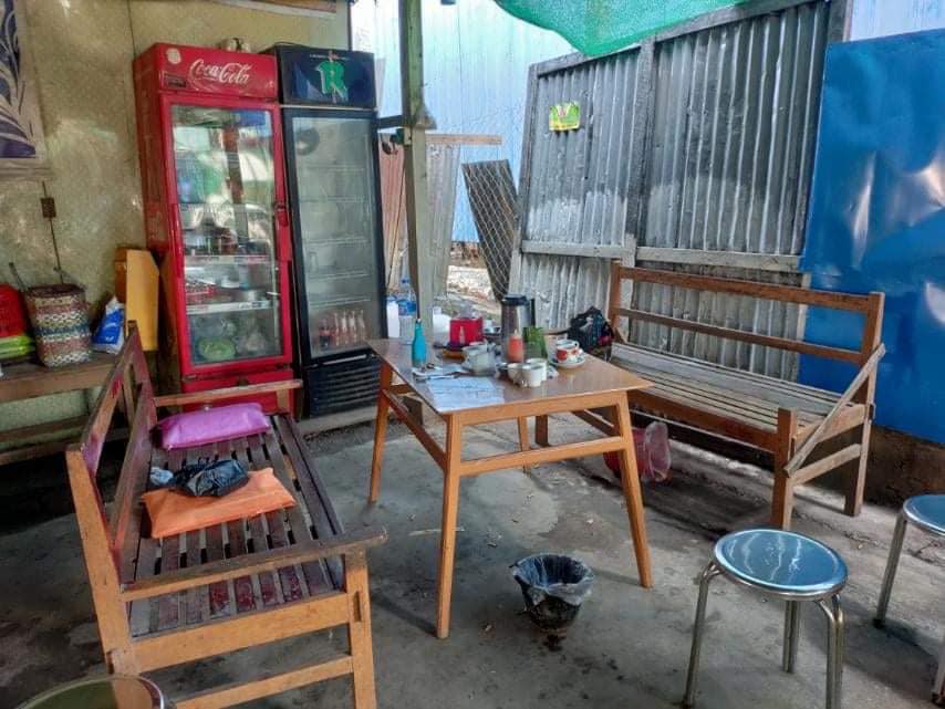 မန္တလေးမြို့တွင် လက်ဖက်ရည်ဆိုင်ထိုင်နေသည့် အုပ်ချုပ်ရေးမှူးနှင့်ရာအိမ်မှူး ပစ်ခတ်ခံရ