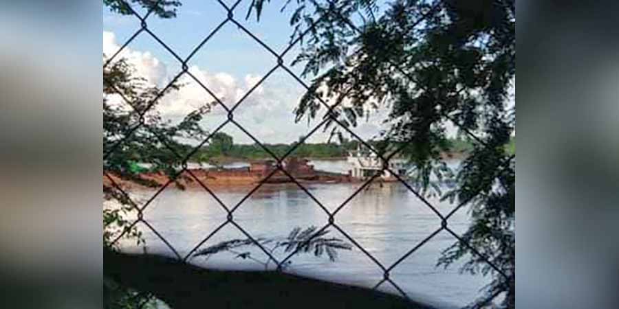 ကနီမြို့နယ်တွင် ချင်းတွင်းမြစ်ကို ဆန်တက်လာသည့် စစ်ရေယာဉ် တိုက်ခိုက်ခံရ