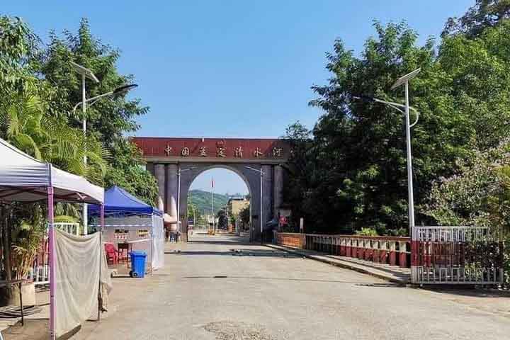 တရုတ်-မြန်မာနယ်စပ်ဂိတ် ပိတ်ထားသဖြင့် မြန်မာက ၁ လကို ကန်ဒေါ်လာ သန်း ၅၀၀ ထိ နစ်နာ