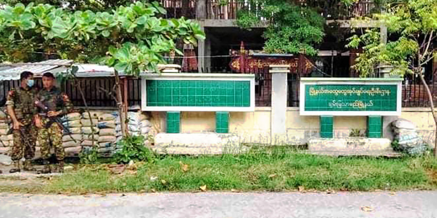 မန္တလေးတွင် မြို့နယ်ထွေအုပ်ရုံး ဗုံးပစ်ခံရ