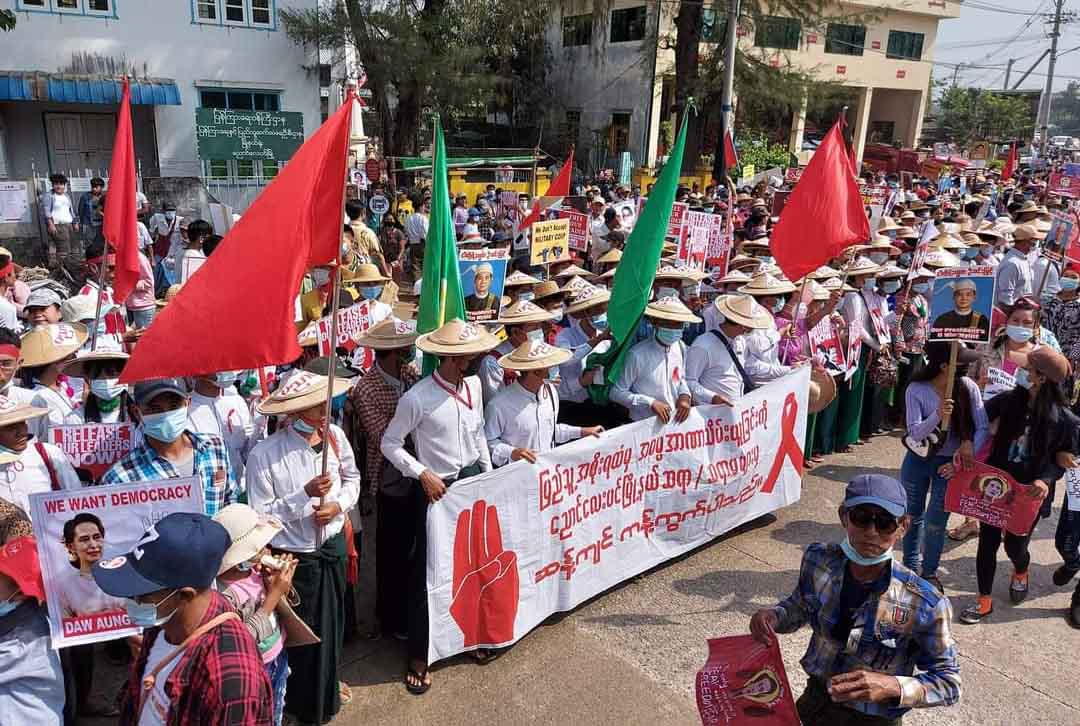 ရာထူးမှထုတ်ခံရသည့် ညောင်လေးပင် ဆရာ/ဆရာများ အယူခံမဝင်ဘဲ CDM ဆက်လုပ်