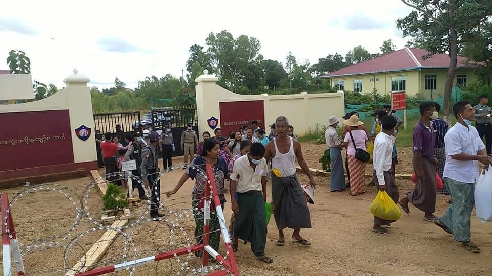 နိုင်ငံရေးအကျဥ်းသား ၁၇၀ ခန့် မကွေးအကျဥ်းထောင်မှ ပြန်လွတ်