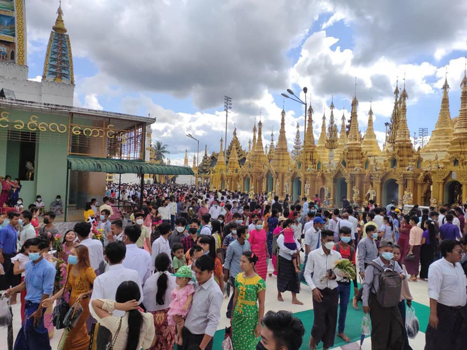 ရွှေတိဂုံကို သီတင်းကျွတ်လပြည့်နှင့် လပြည့်ကျော် ၁ ရက်နေ့တွင် ည ၇ နာရီထိ ဖွင့်လှစ်မည်