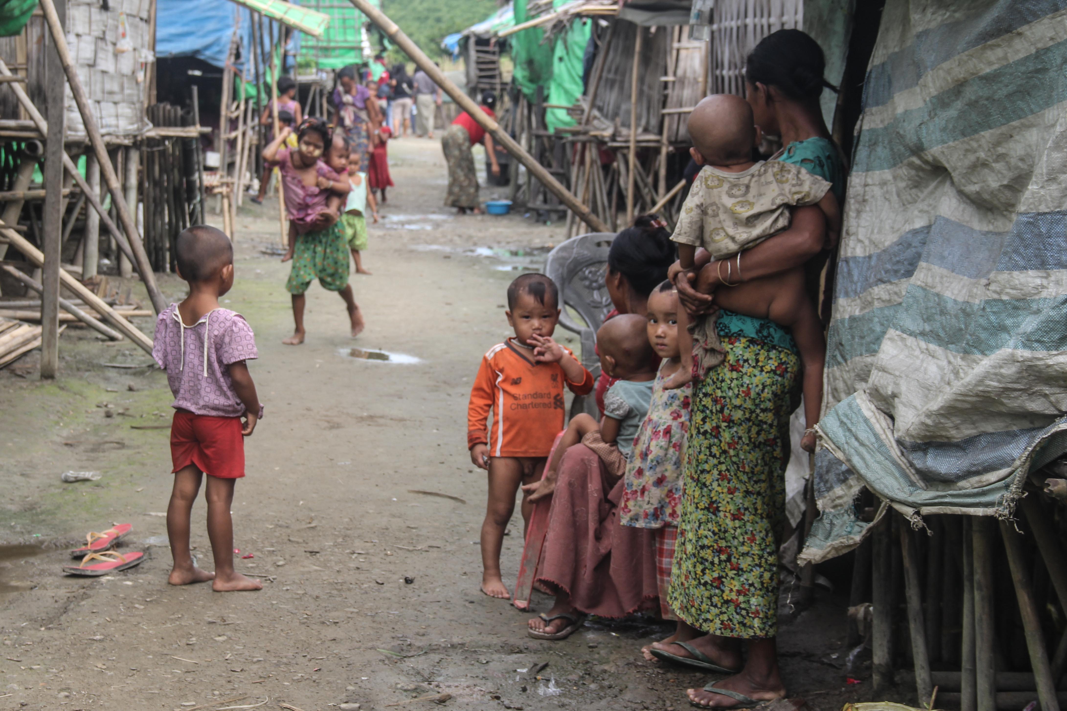 ပုဏ္ဏားကျွန်းမြို့နယ်က အမေ့လျော့ခံ မြိုစစ်ဘေးရှာင်စခန်း (ဓာတ်ပုံ)