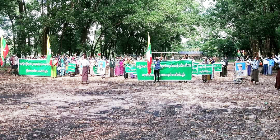 လူ ၅ ဦးထက်ပိုမစုရ အမိန့်ထုတ်ထားသည့် ပုသိမ်မြို့ ၌ အကြမ်းဖက်စစ်တပ်ထောက်ခံပွဲပြုလုပ်