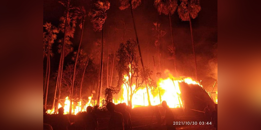 အမြင့်မြို့ဟောင်းက နေအိမ်နှစ်လုံးကို စစ်တပ်နှင့်ပျူစောထီးအဖွဲ့ မီးရှို့