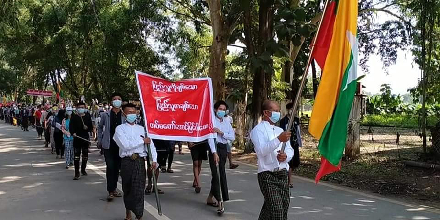 လူ ၁၀၀ ထက် ပိုစုဝေးပါက အရေးယူမည်ဟု စစ်ကောင်စီကြေညာ