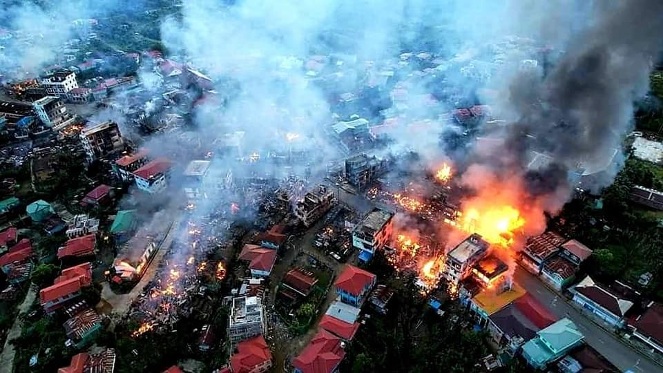 အကြမ်းဖက်စစ်တပ်က မီးရှို့တာကြောင့် ထန်တလန်မြို့က ဘုရားကျောင်း ၂ ကျောင်းအပါဝင် နေအိမ် ၂၇၀ ကျော်မီးလောင်
