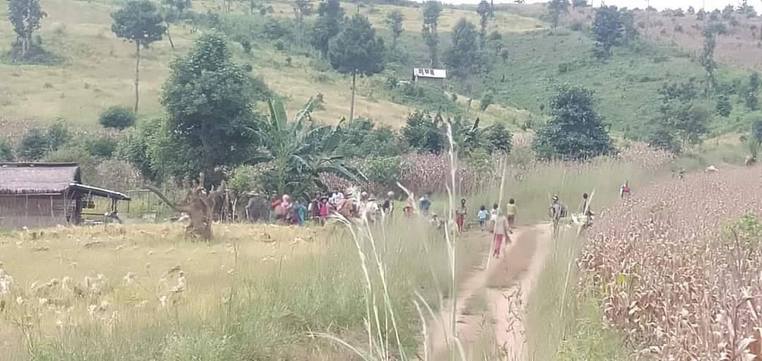 ဖယ်ခုံမြိုနယ် လွယ်ဝှဲရွာနီးတိုက်ပွဲဖြစ်၊ ရွာလုံးကျွတ်ထွက်ပြေးတိမ်းရှောင်၊ အဘွားအို ၁ ဦးသေဆုံး