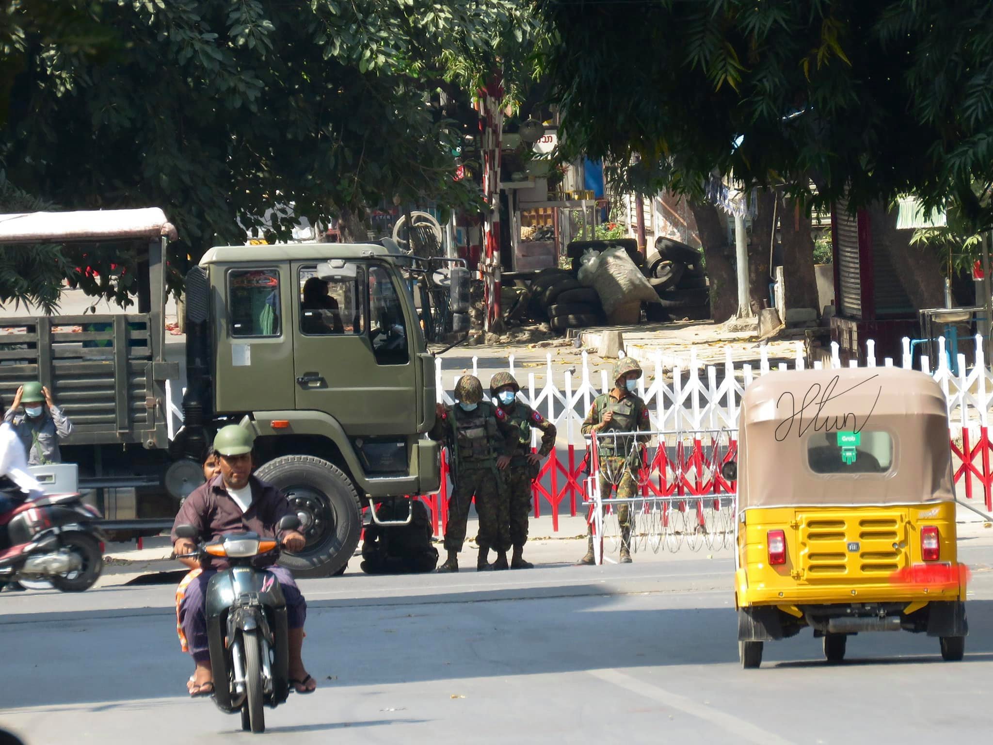 မန္တလေးမြို့တွင် စစ်ကောင်စီတပ် အင်အားအလုံးအရင်းချပြီး နေရာအနှံ့ လှည့်ပတ်စစ်ဆေး