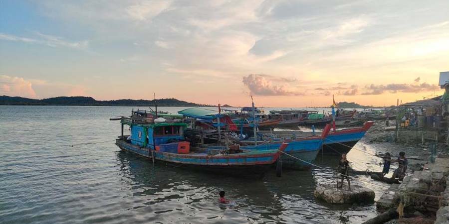 သံတွဲမြို့နယ်၌ ရေတပ်သင်္ဘောက ငါးဖမ်းလှေများထံမှ အဓမ္မ ငွေတောင်းနေ