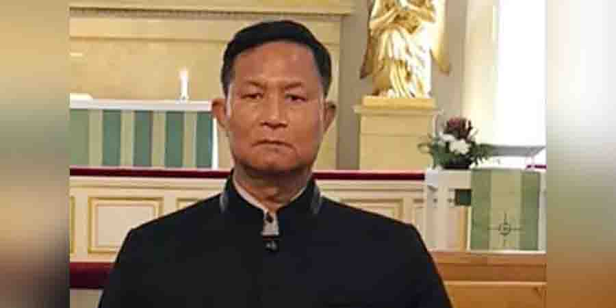 ဖေ့စ်ဘွတ်ခ်ပေါ် စာကဗျာရေးပြီး စစ်တပ်ကိုဝေဖန်ခဲ့သဖြင့် ကျိုင်းတုံ စည်ပင်ဒု ညွှန်မှူး ထောင်ဒဏ် ၃ နှစ်ချမှတ်ခံရ