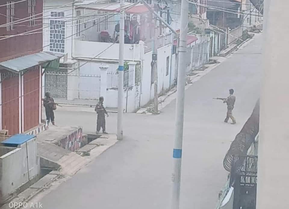 မိုးကုတ်မြို့က ပြည်သူ ၁ ဦး၏ နေအိမ်ကို စစ်ကောင်စီတပ်က ချိပ်ပိတ်