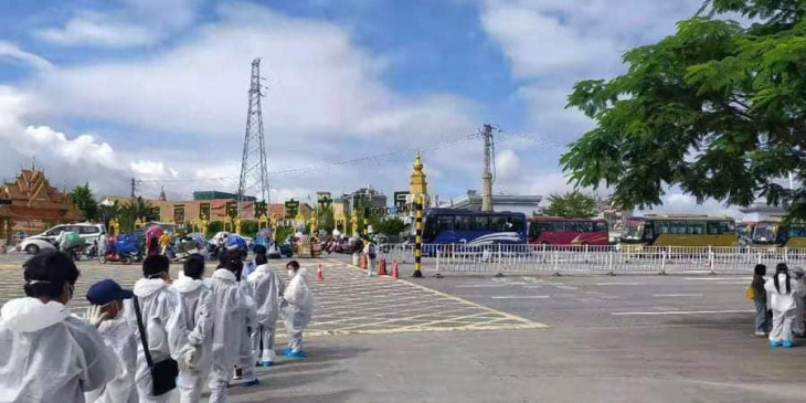 ရွှေလီတွင် လော့ခ်ဒေါင်း ဖြေလျှော့ပေးပြီး ကျယ်ဂေါင်မှာနေသူအချို့ကို ပြန်နေခွင့်ပြု
