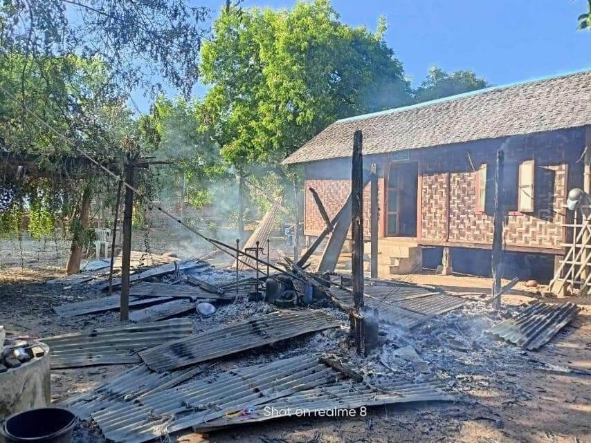 ရေလယ်ကျွန်းတွင် စစ်တပ်ပစ်ခတ်မှုကြောင့် နေအိမ်များပျက်စီး