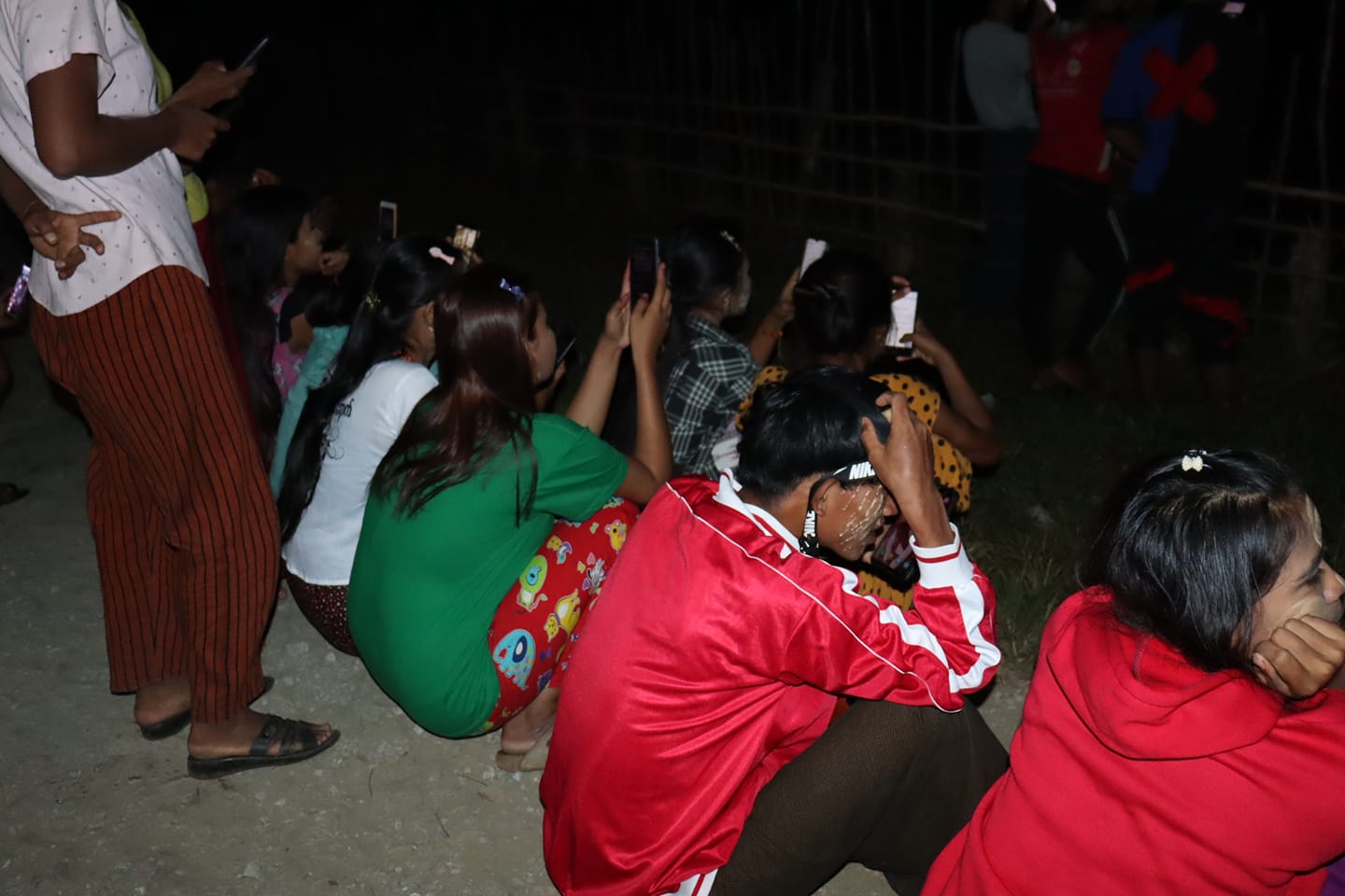 ရမ်းဗြဲမြို့နယ်ရှိ ကျေးရွာတချို့တွင် အင်တာနက်မရသဖြင့် အခက်အခဲကြုံတွေ့