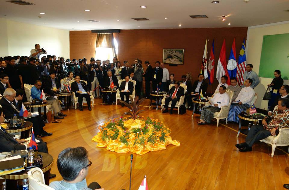 အာဆီယံေဒသတြင္း စီးပြားဖြံ႔ၿဖိဳးတုိးတက္ေရး ေဆြးေႏြးမည္ 