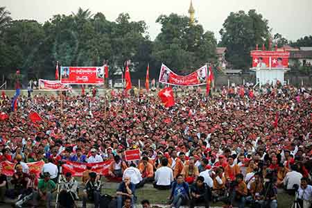 ၂၀၀၈ ဖဲြ႔စည္းပုံ ေရးဆဲြတဲ့ ပံုစံေၾကာင့္ တပ္မေတာ္နဲ႔ ျပည္သူၾကား ရင္ၾကားေစရန္ ခက္ခဲ