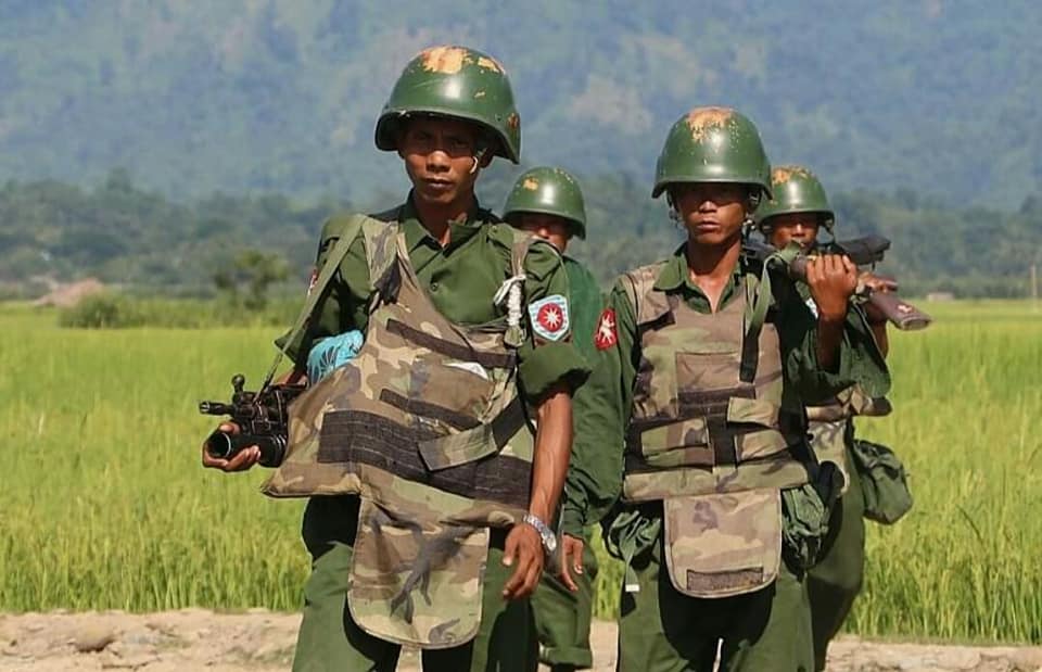 ရေး-မော်လမြိုင် ကားလမ်းတွင် စစ်ကောင်စီယာဉ်တစီး မိုင်းဆွဲတိုက်ခိုက်ခံရ၊ ၉ ဦး သေဆုံး