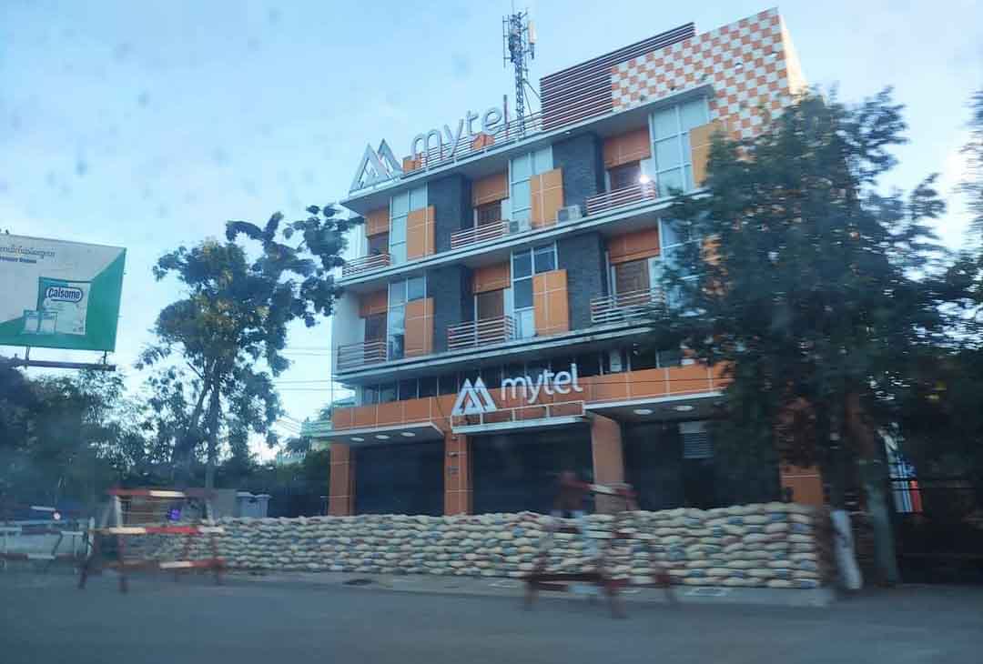 မြစ်ကြီးနား Mytel တာဝါတိုင် မိုင်းခွဲတိုက်ခိုက်ခံရ၊ မုံရွာ Mytel ရုံးအနီး ဗုံးပေါက်ကွဲ